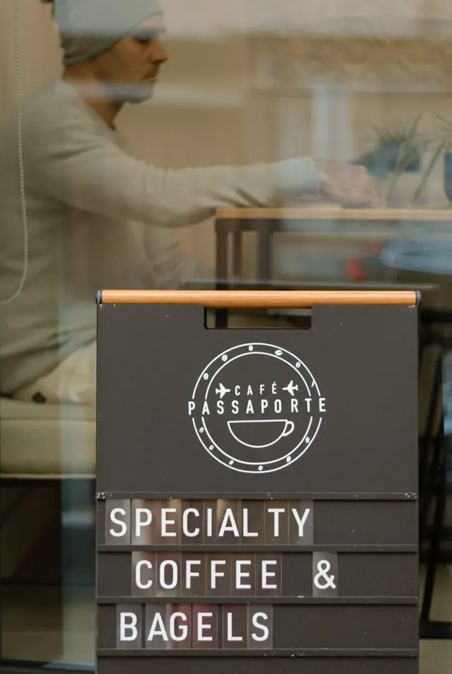 Placa do Café Passaporte: specialty coffee & bagels